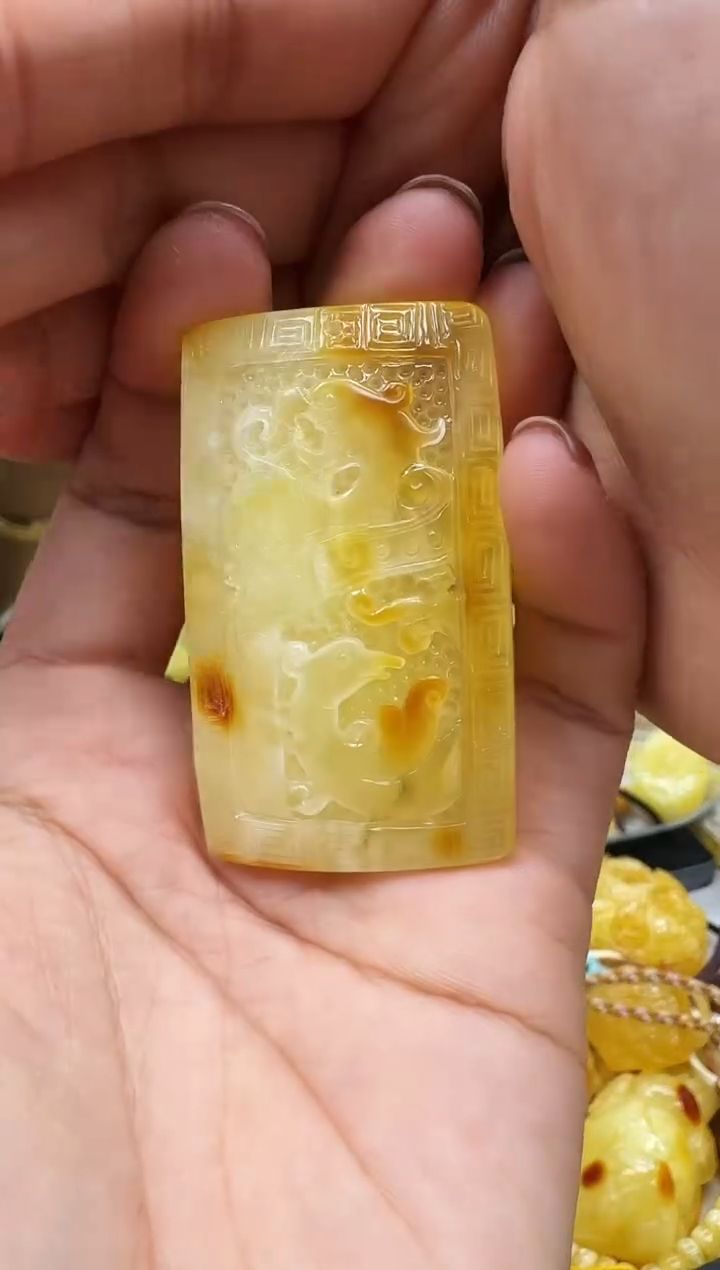 【闪购商品】琥珀裸石未镶嵌挂坠