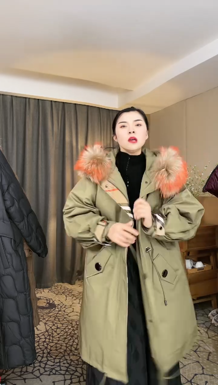 森比 羽绒派克服 150斤