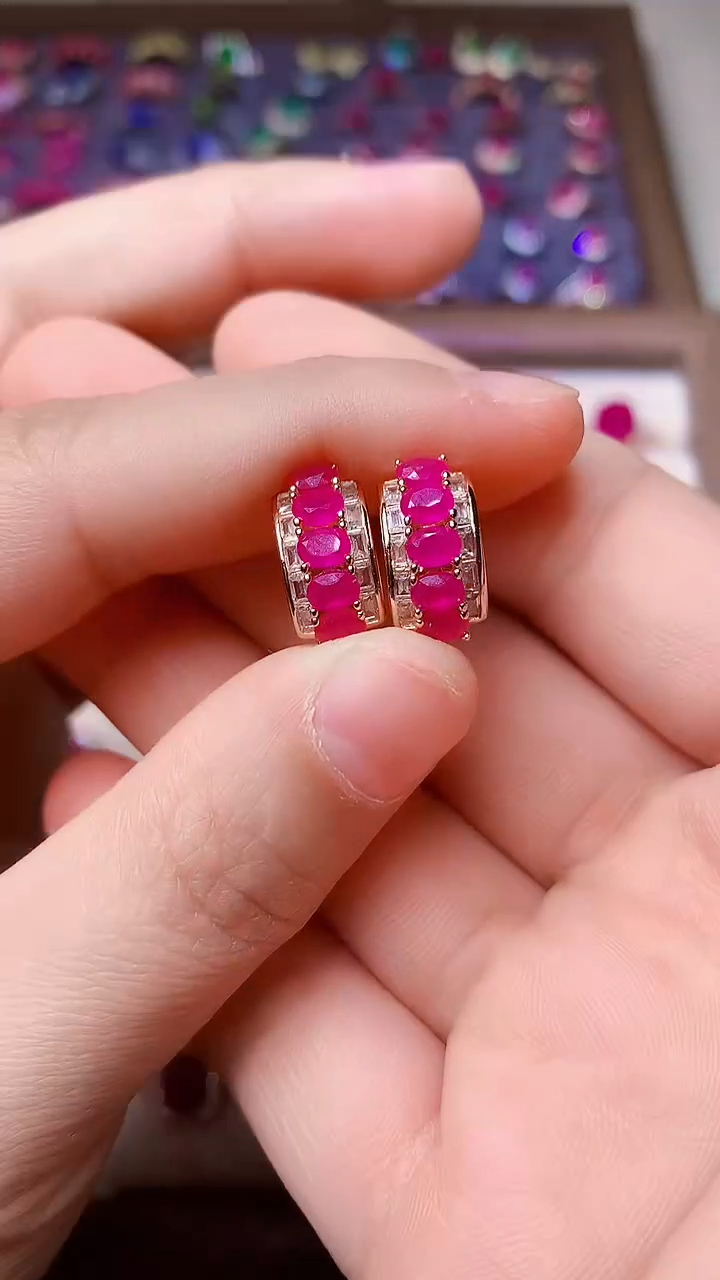 【闪购商品】耳饰银S925镶嵌红宝石...