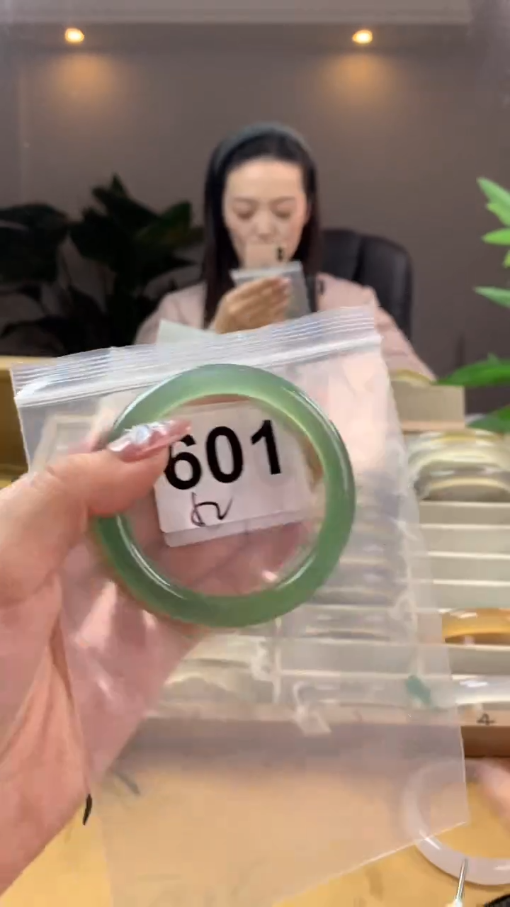 【闪购商品】玛瑙/玉髓手镯未镶嵌601