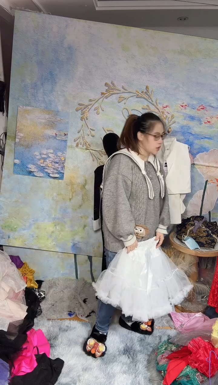 486      白 小裙   38米