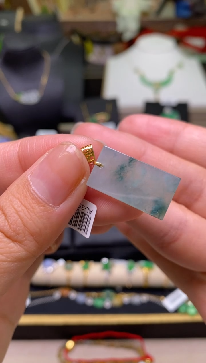 【闪购商品】翡翠颈饰18K金镶嵌净货18324