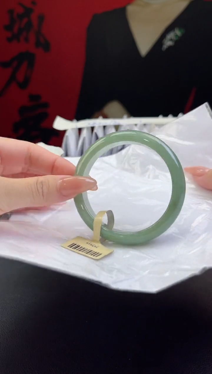 【闪购商品】翡翠手镯未镶嵌翡翠手镯5