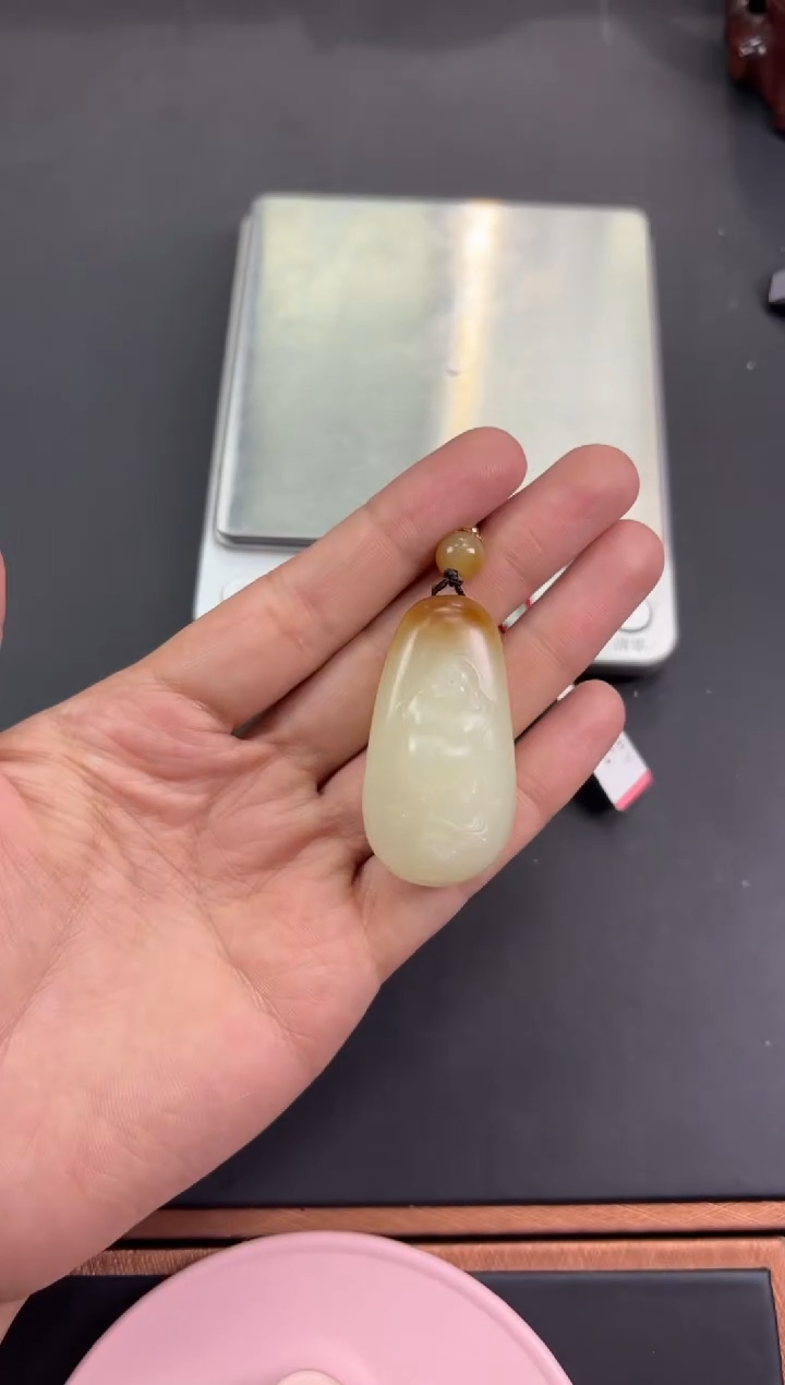 【闪购商品】和田玉吊坠(赠链)未镶嵌且末金山微色差吊坠