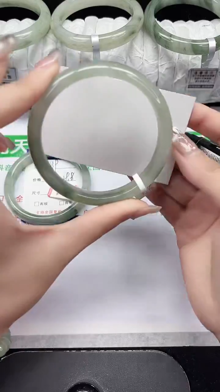 未镶嵌手镯石英质玉340-61/62