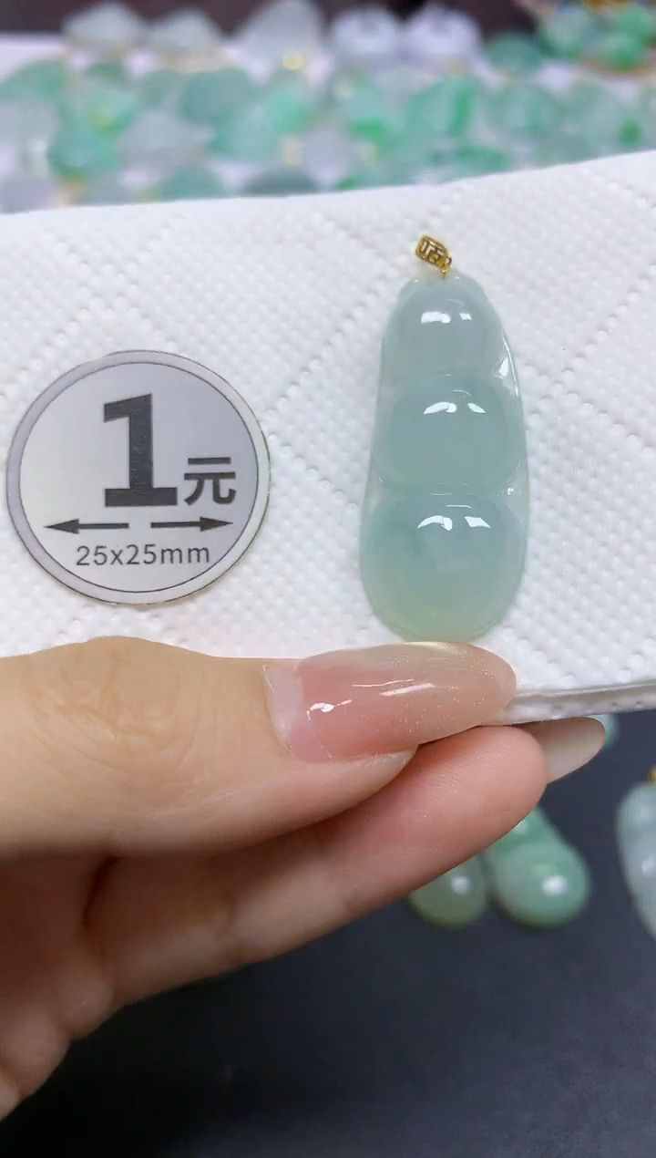 颈饰18K金镶嵌翡翠天然翡翠A货
