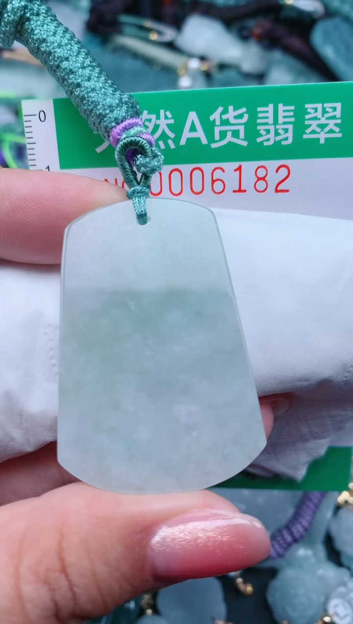 【闪购商品】翡翠颈饰未镶嵌.0006182