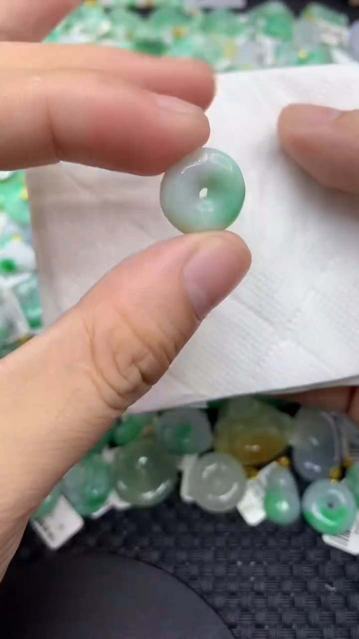 翡翠未镶嵌颈饰11111111