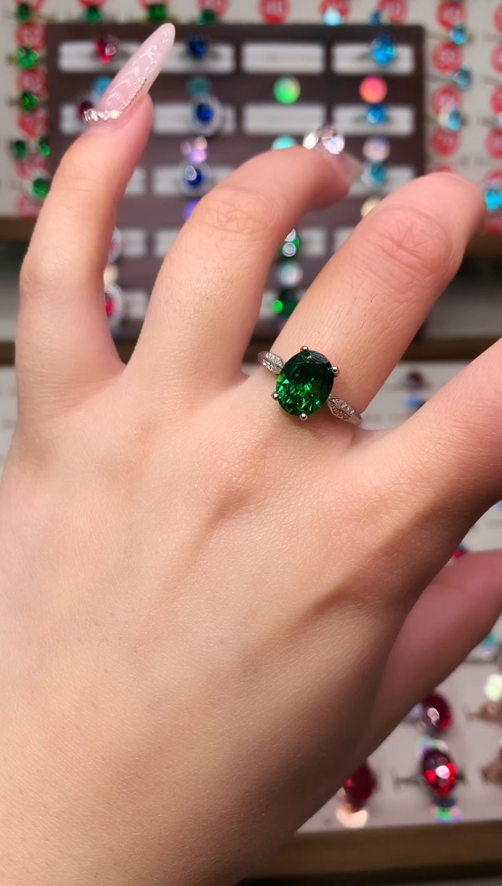 银S925镶嵌透辉石戒指8*10 银托