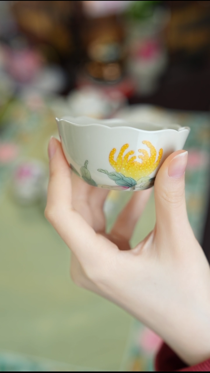 景德镇手工手绘雅圣粉彩三多花口杯