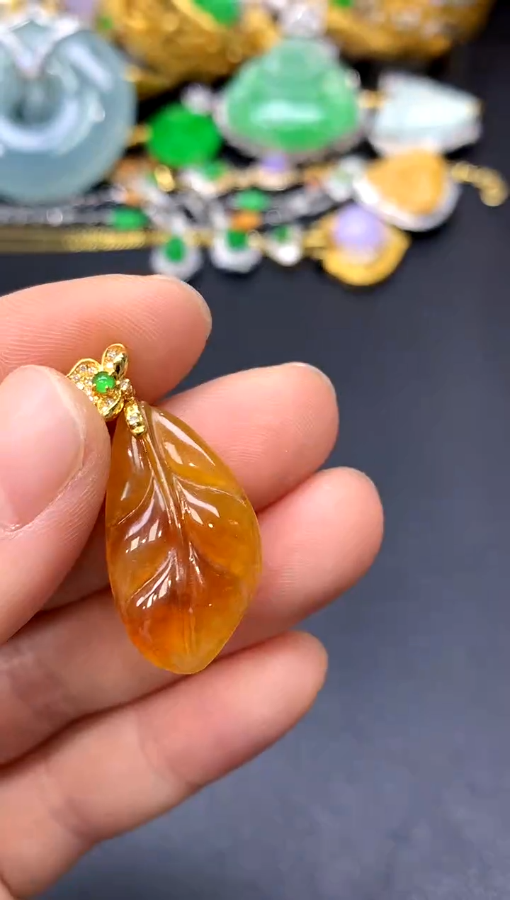 颈饰18K金镶嵌翡翠125-中国好珍宝