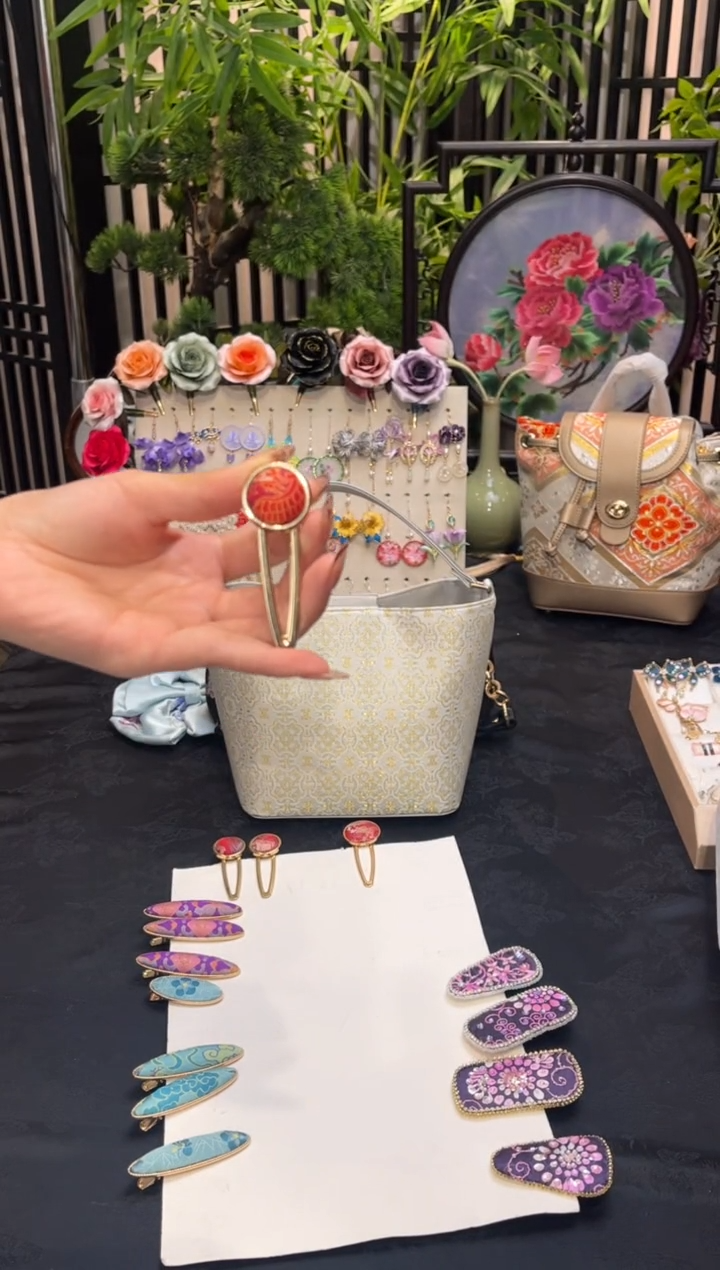 织绣?非遗苏绣手工饰品