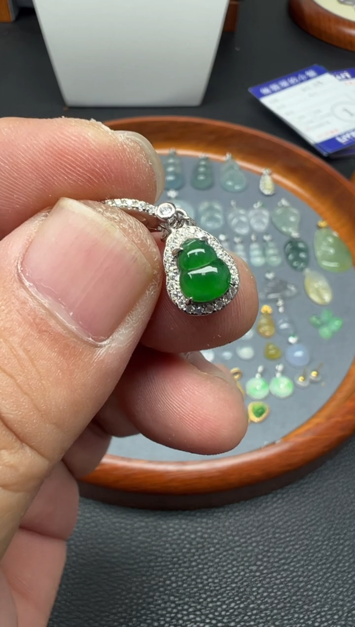 颈饰银S925镶嵌翡翠(27号）纯天然A货缅甸翡翠  葫芦小滴溜