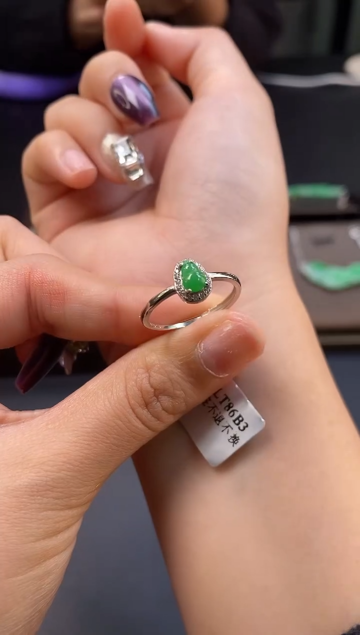 颈饰银S925镶嵌翡翠净货14778