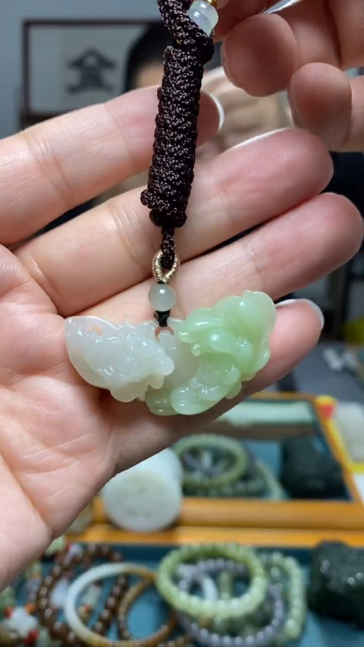 颈饰未镶嵌和田玉封****）10