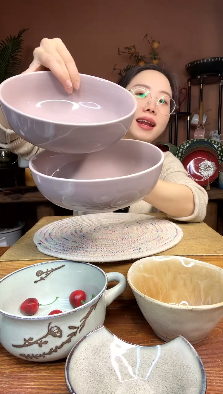 陶瓷7英寸粉紫色汤碗  2件  微瑕