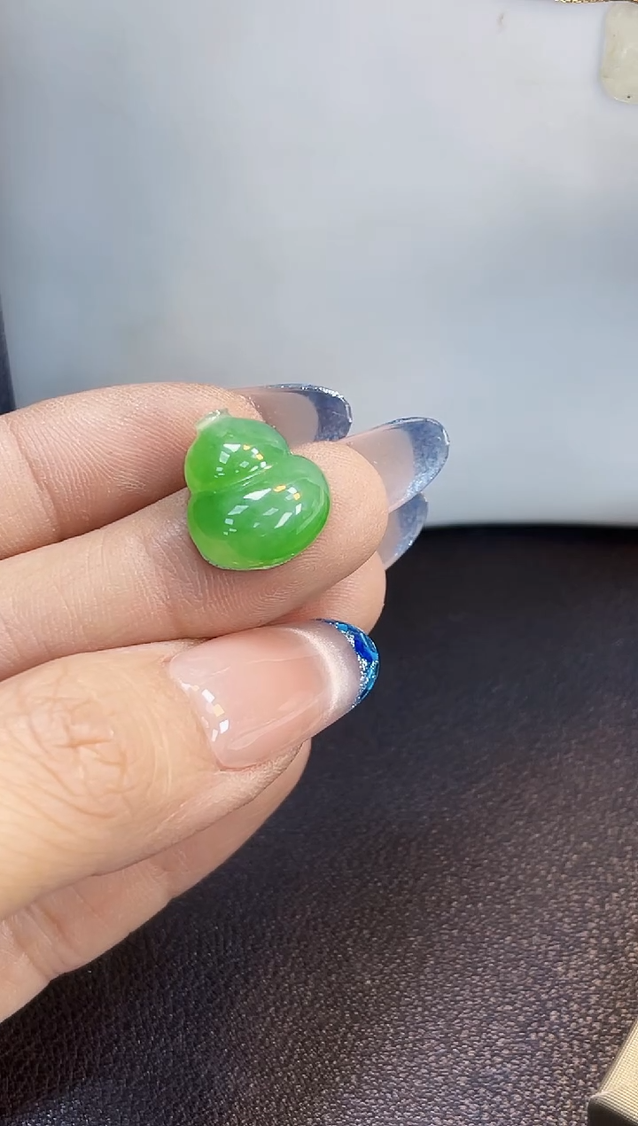 裸石翡翠FT0002/1湖水绿葫芦15.7*14*5.7