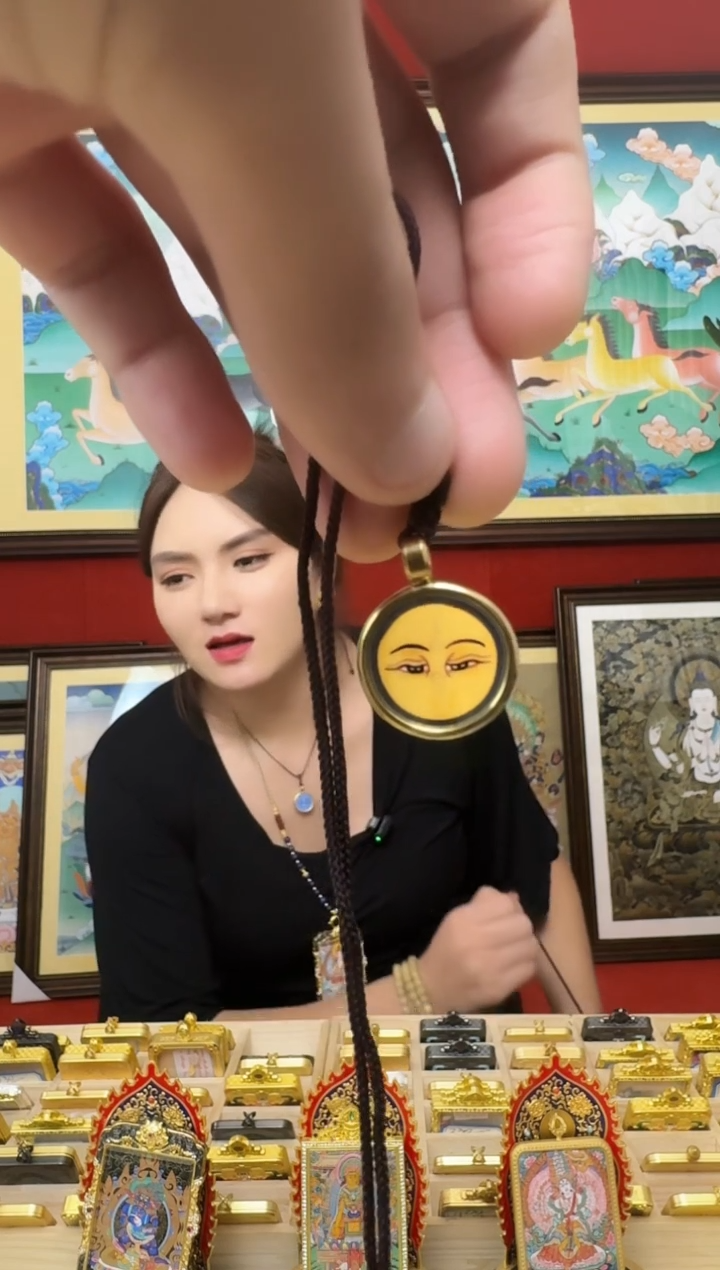 吊坠文老师-热贡纯手绘周毛