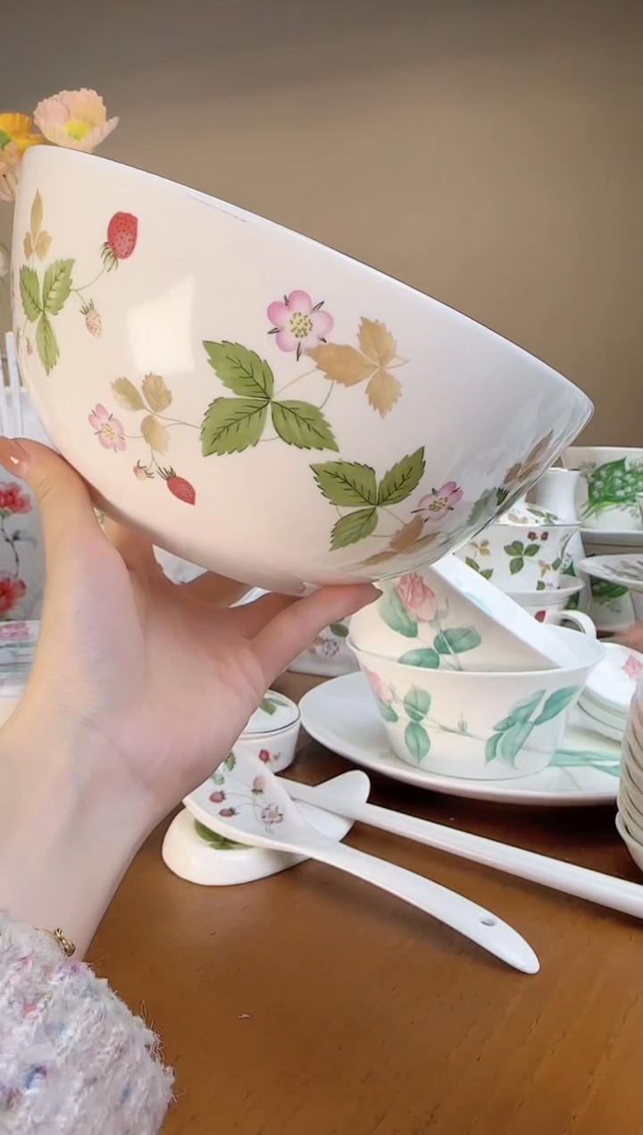 【闪购商品】莓高骨瓷新款大汤碗莓高骨瓷新款大汤碗