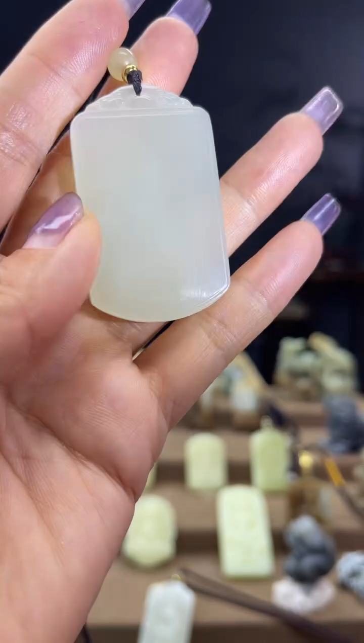 颈饰未镶嵌和田玉1