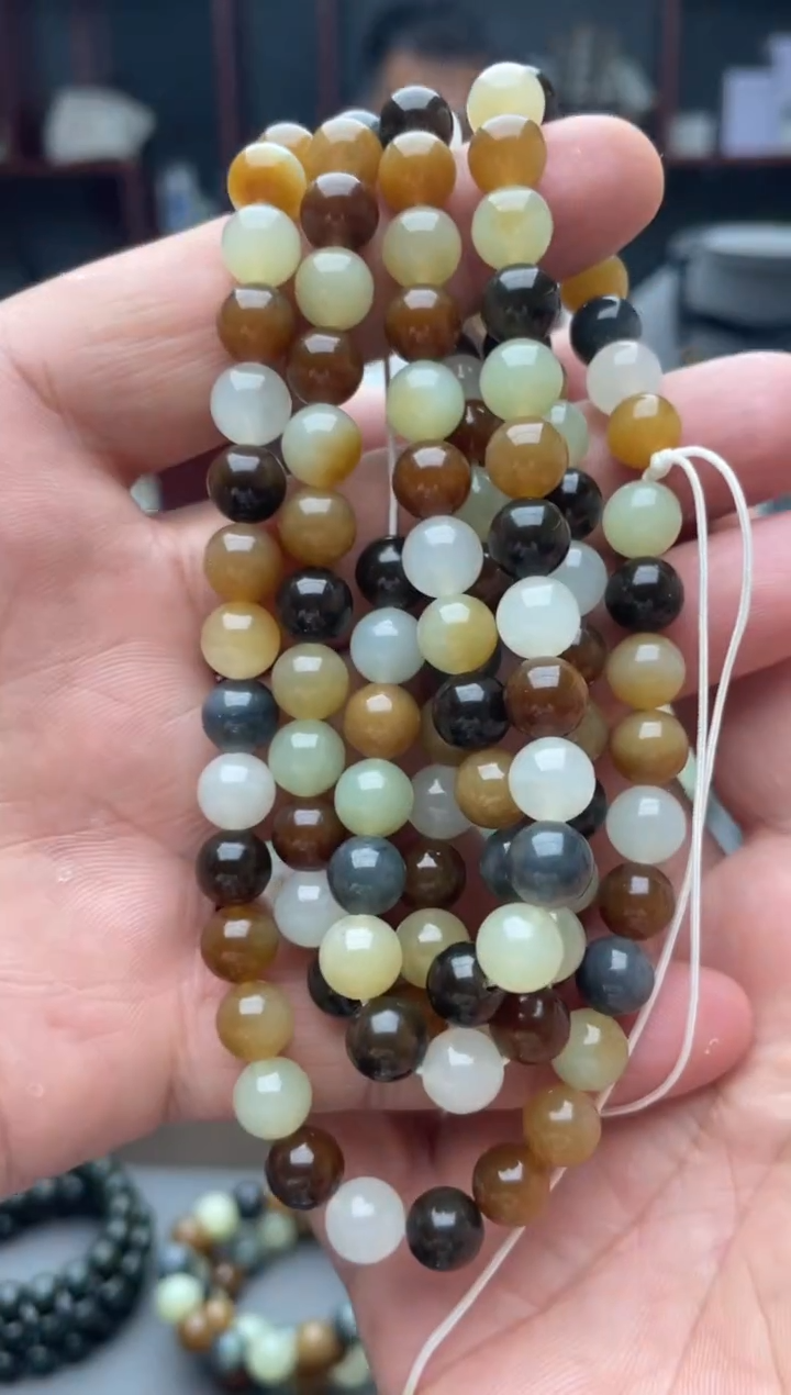 和田玉未镶嵌颈饰顾*颈饰