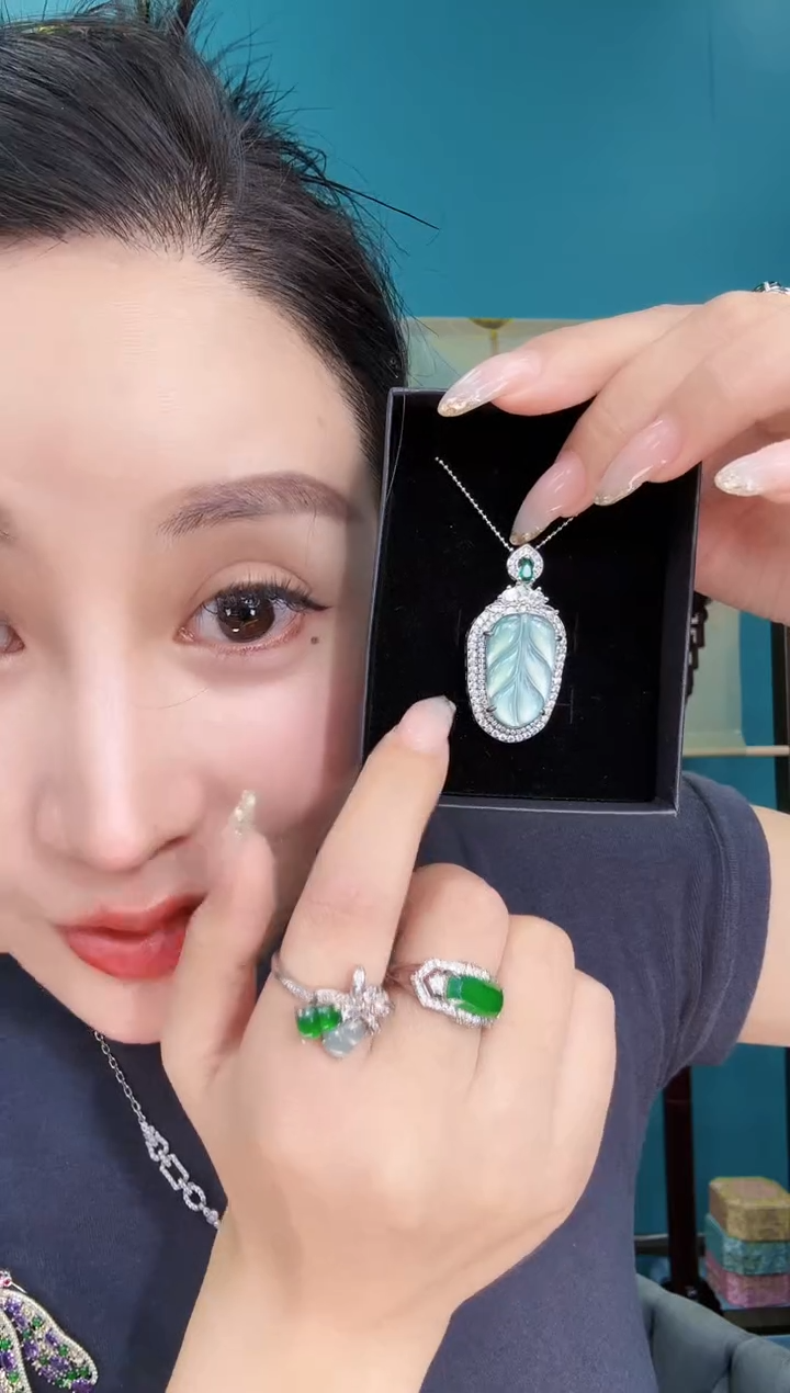 翡翠未镶嵌颈饰吊坠（不含链）