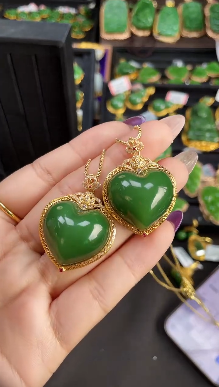 【闪购商品】和田玉吊坠18K金镶嵌多样性发一