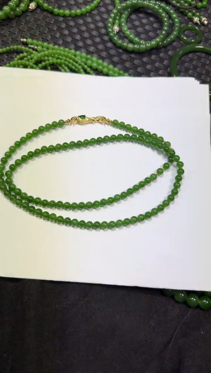 项链未镶嵌和田玉（碧玉）无黑点辣阳绿蛇款6m108