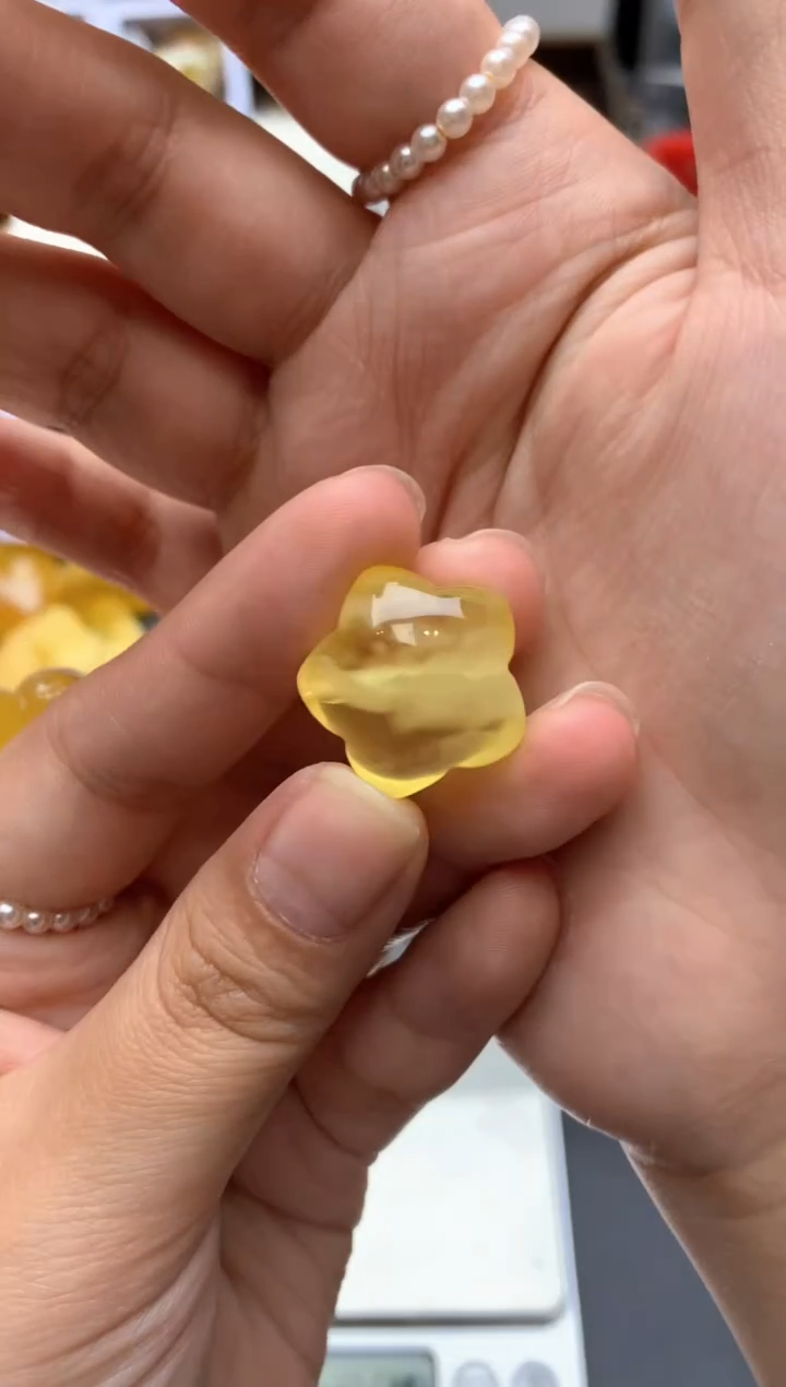 【闪购商品】琥珀珠宝奇石未镶嵌076琥珀蜜蜡花粉有纹小坑介意勿拍