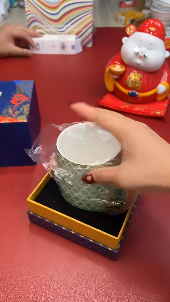 摆件瓷器放漏，快来抢啊！H1638