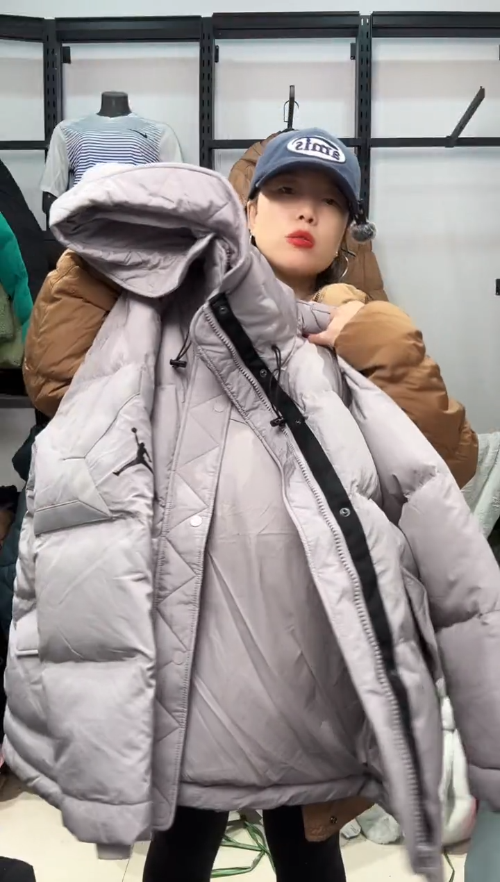 2284闪购编码  运动卫衣裤以直播间过款为准 尺码  ·  170