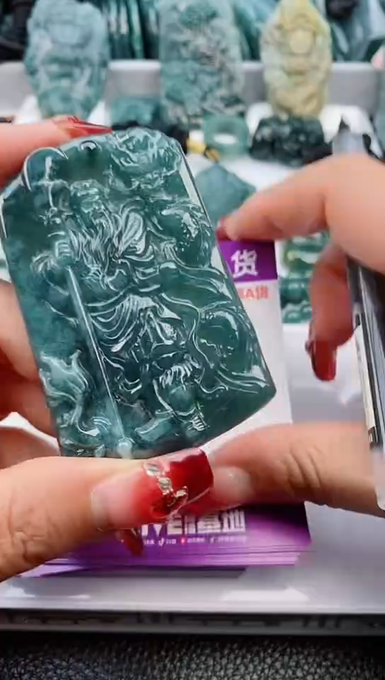 【闪购商品】翡翠颈饰未镶嵌              