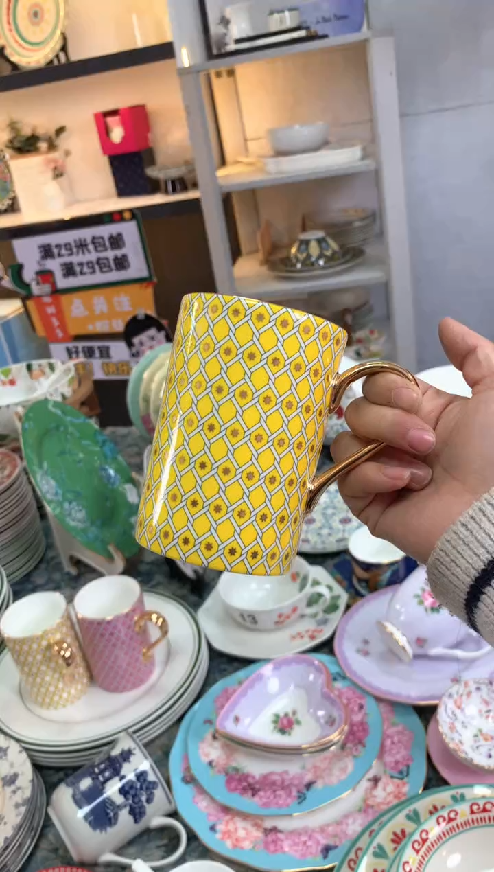 【闪购商品】瓷片陶瓷原单CC160餐具1个+礼盒