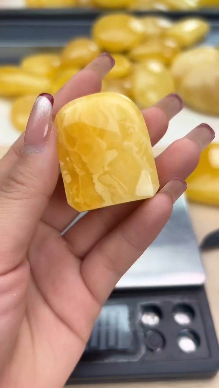 【闪购商品】琥珀裸石未镶嵌蜜蜡吊坠