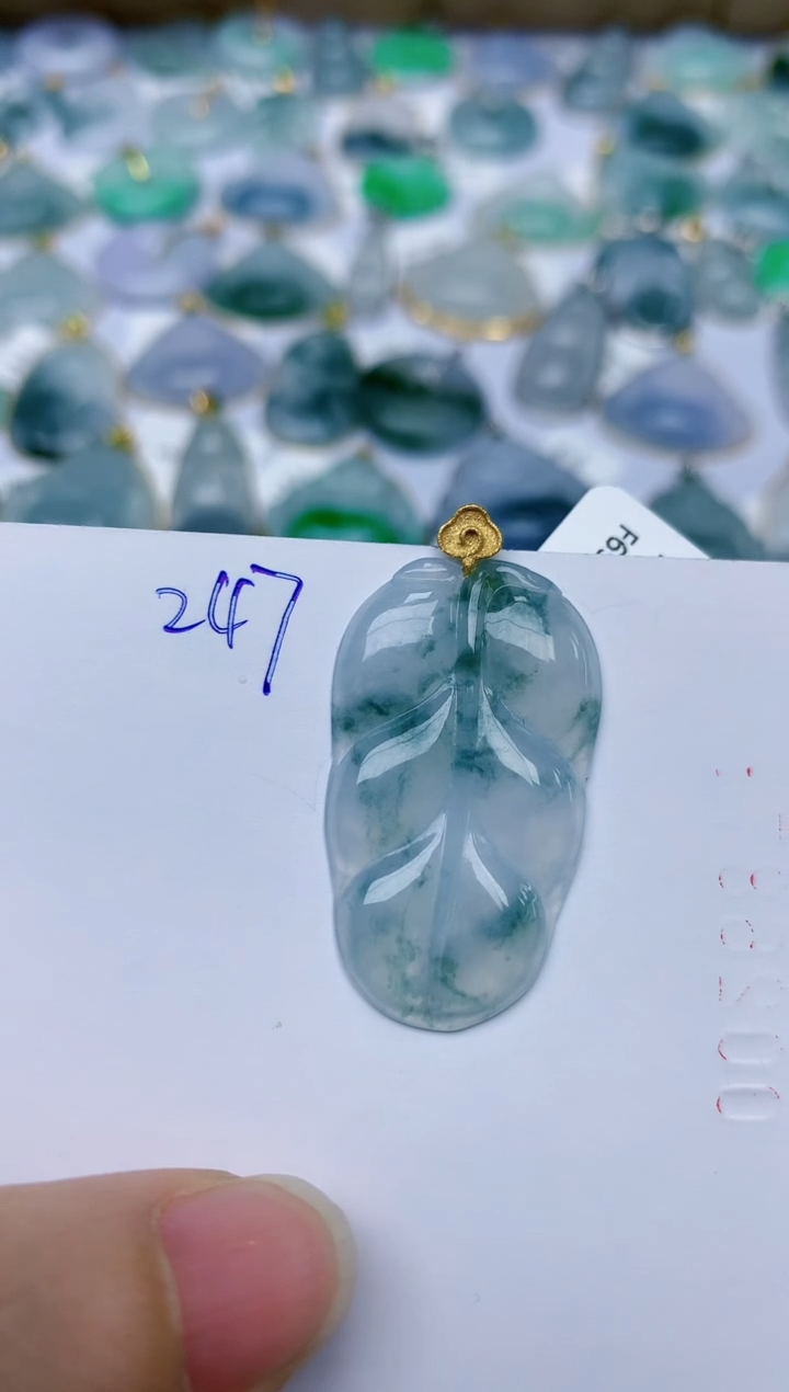 【闪购商品】翡翠颈饰18K金镶嵌天然翡翠A货    