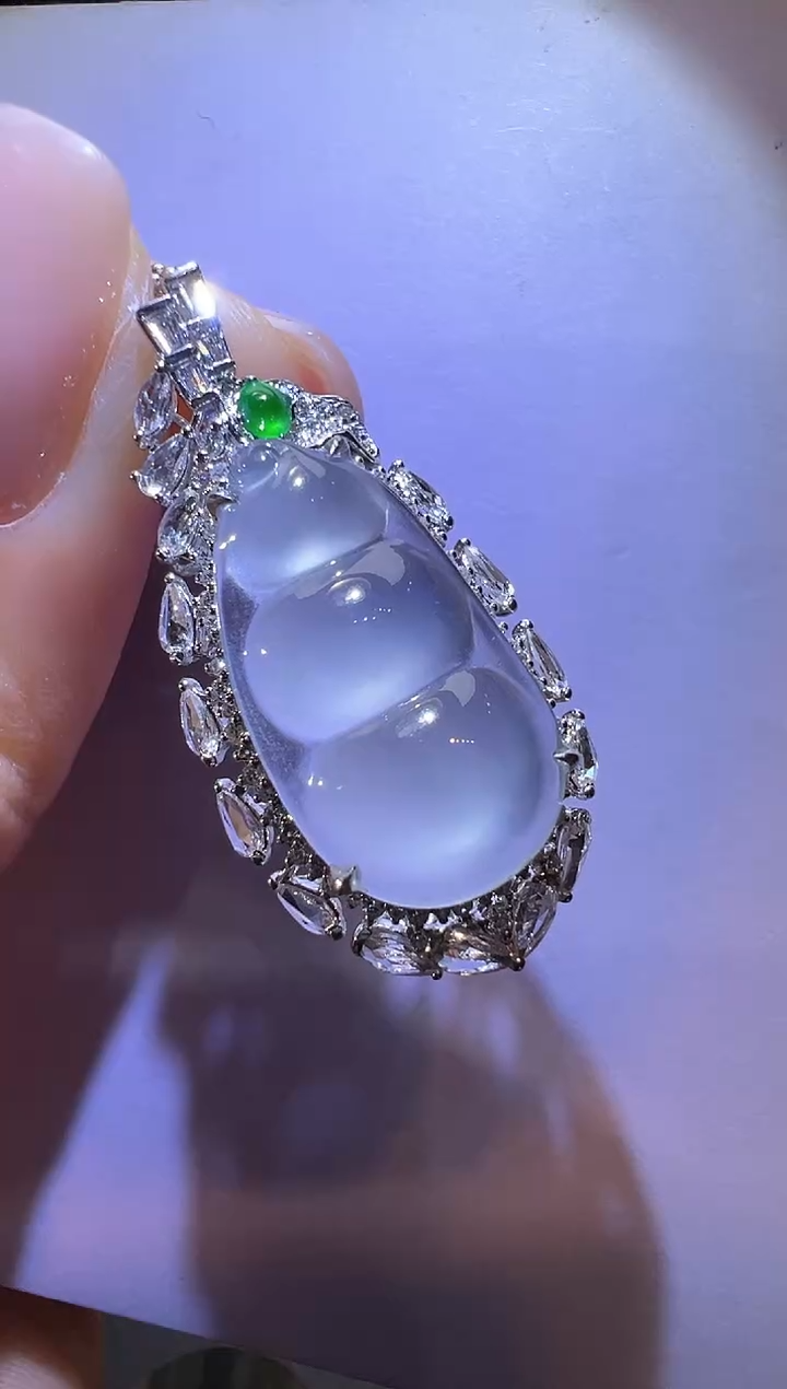 吊坠(不含链)18K金镶嵌翡翠豆子