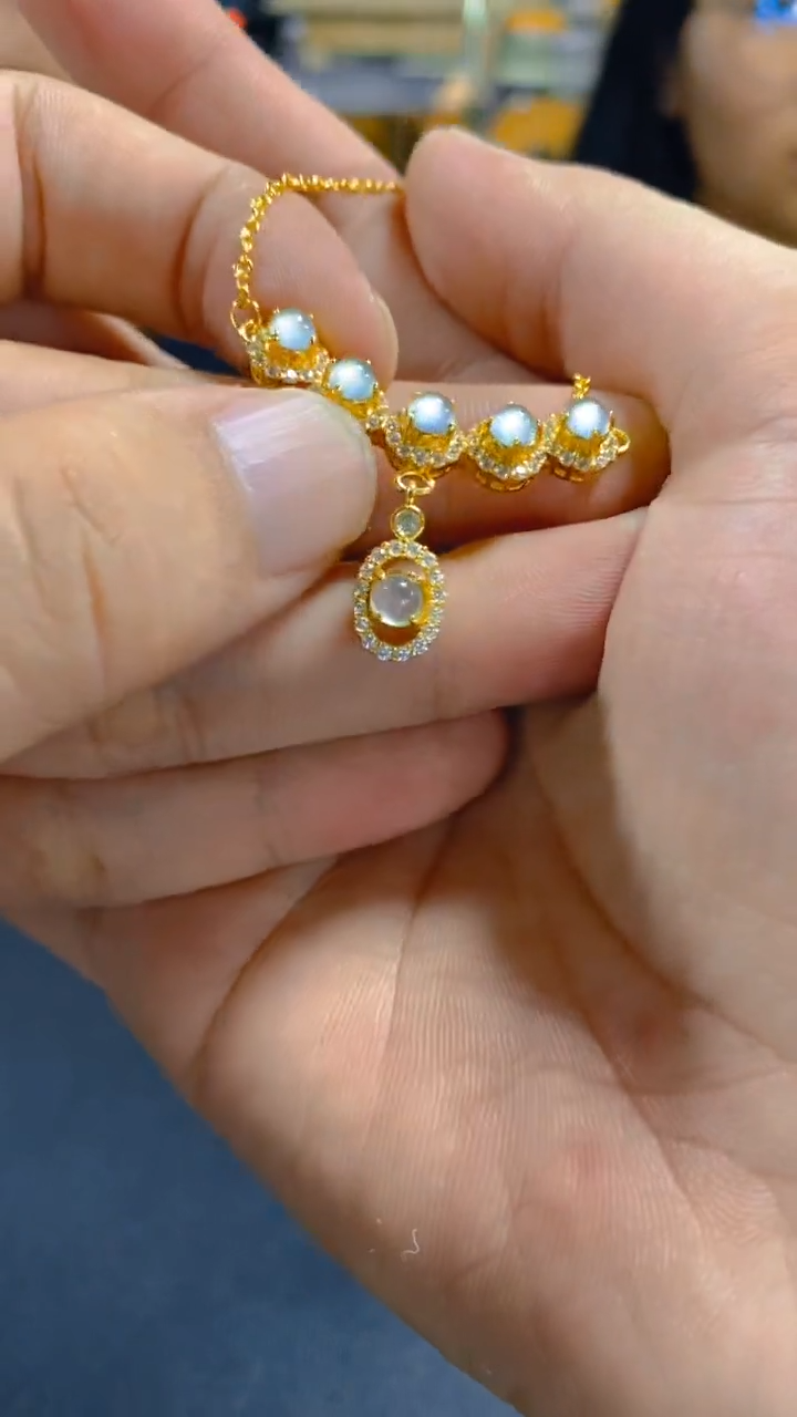 【闪购商品】翡翠吊坠(赠链)未镶嵌0078842068多样性发其一