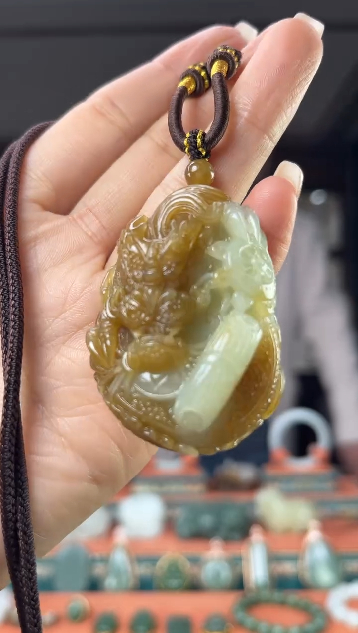 颈饰未镶嵌和田玉佩佩