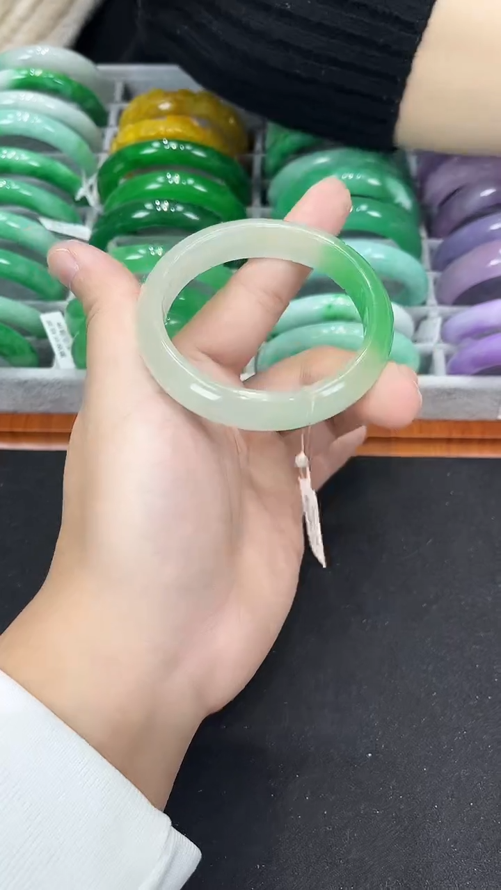 【闪购商品】砖雕s68 阳春白雪手镯 圈口56.3