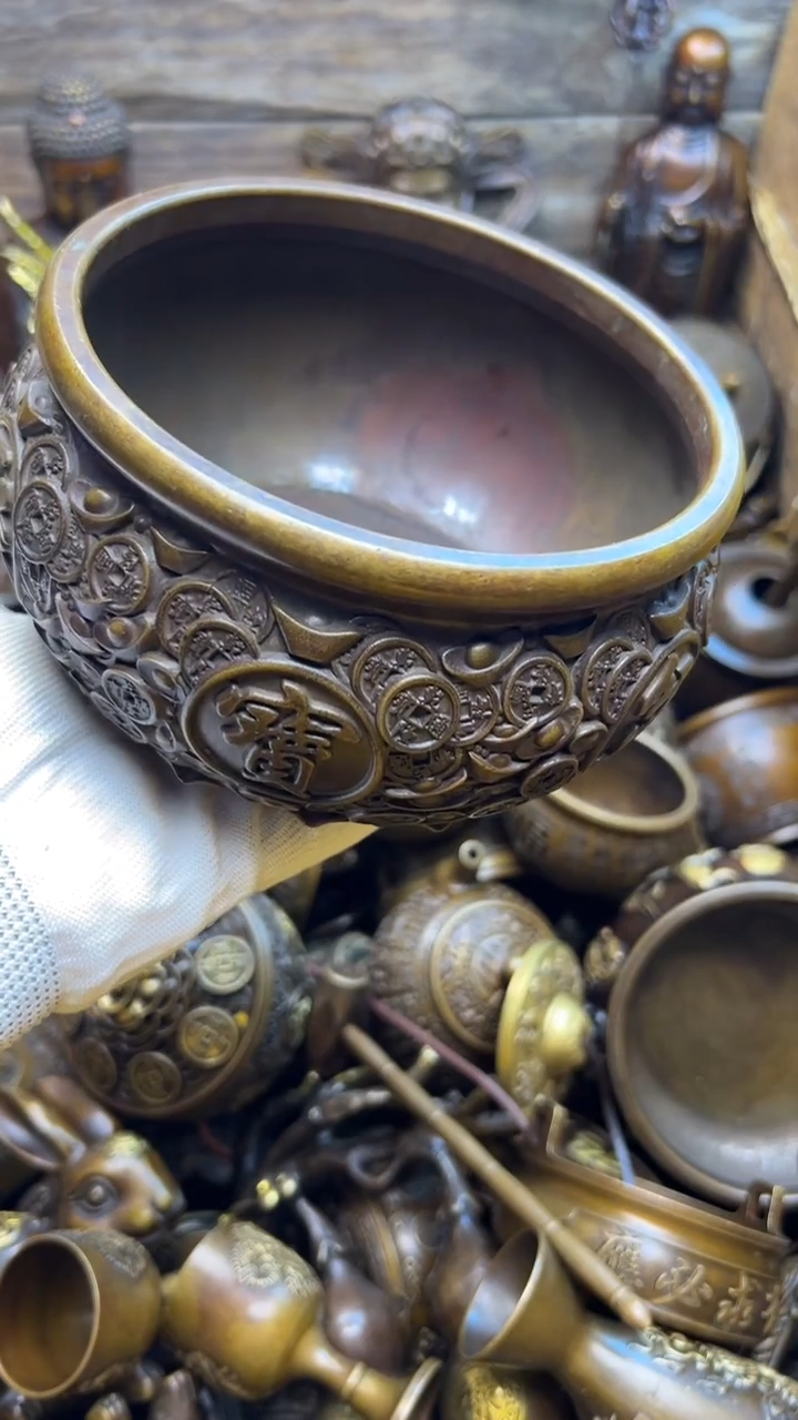 精美铜器，点击下单