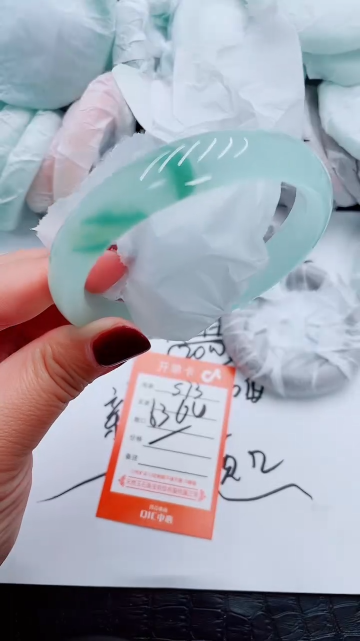 【闪购商品】石英质玉手镯未镶嵌S73-63-64