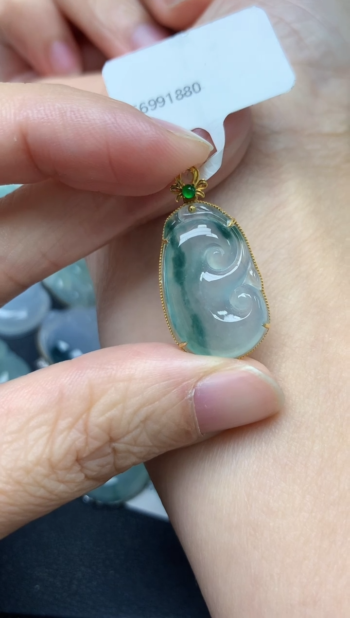 颈饰18K金镶嵌翡翠天然缅甸A货翡翠