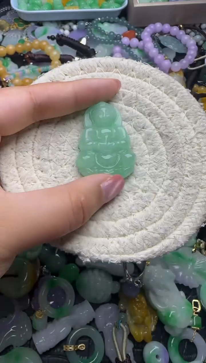 颈饰未镶嵌翡翠天然缅甸翡翠吊坠