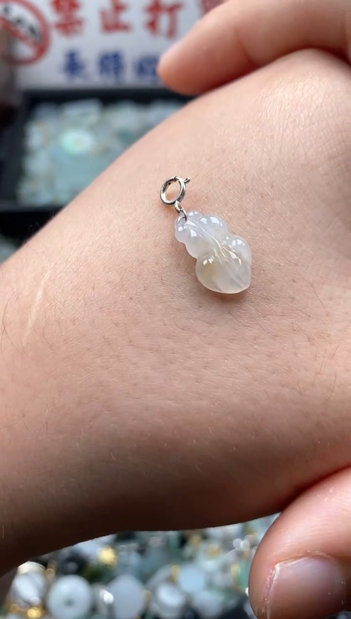 【闪购商品】翡翠颈饰未镶嵌哥哥