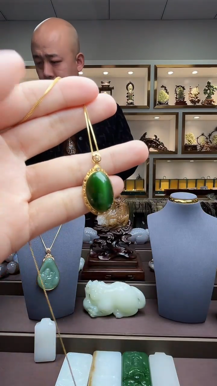 【闪购商品】和田玉颈饰18K金镶嵌苏