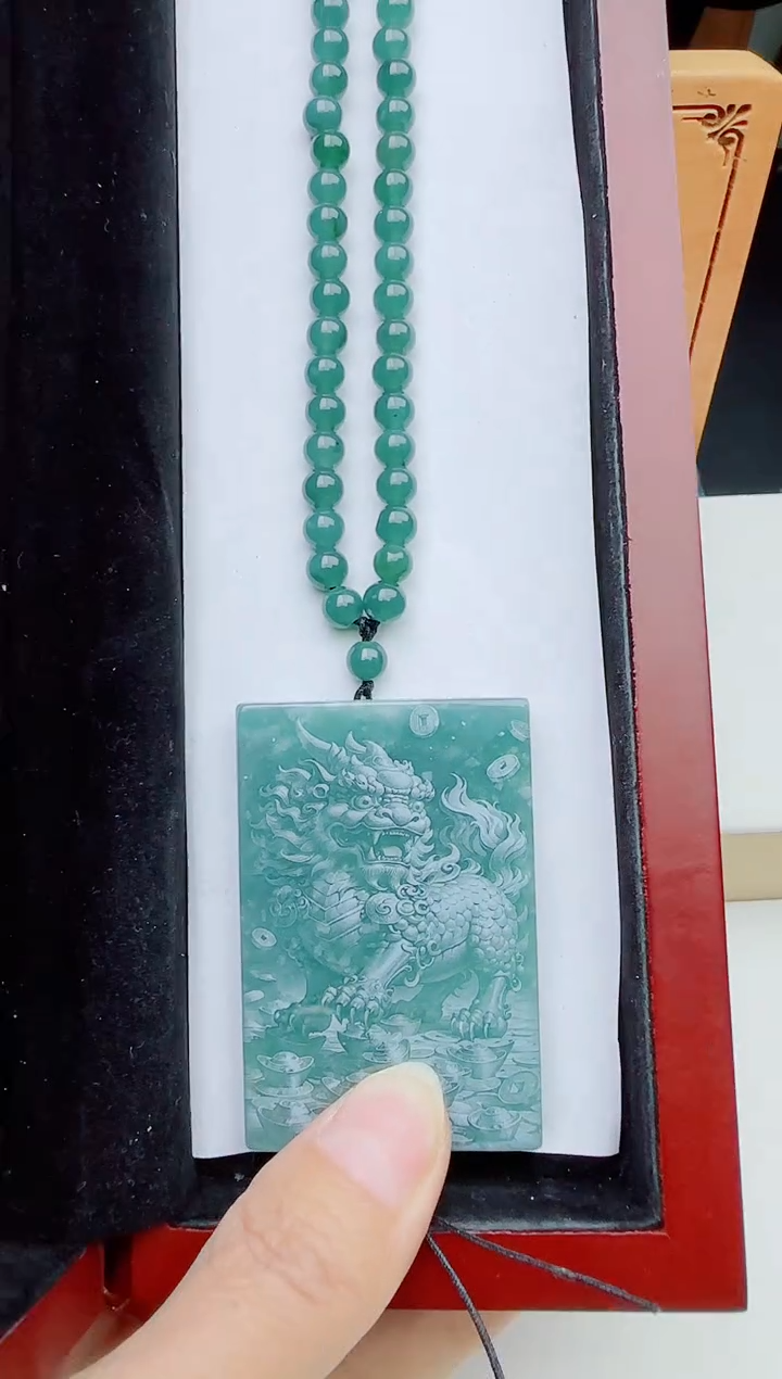 颈饰未镶嵌翡翠多样性发其一