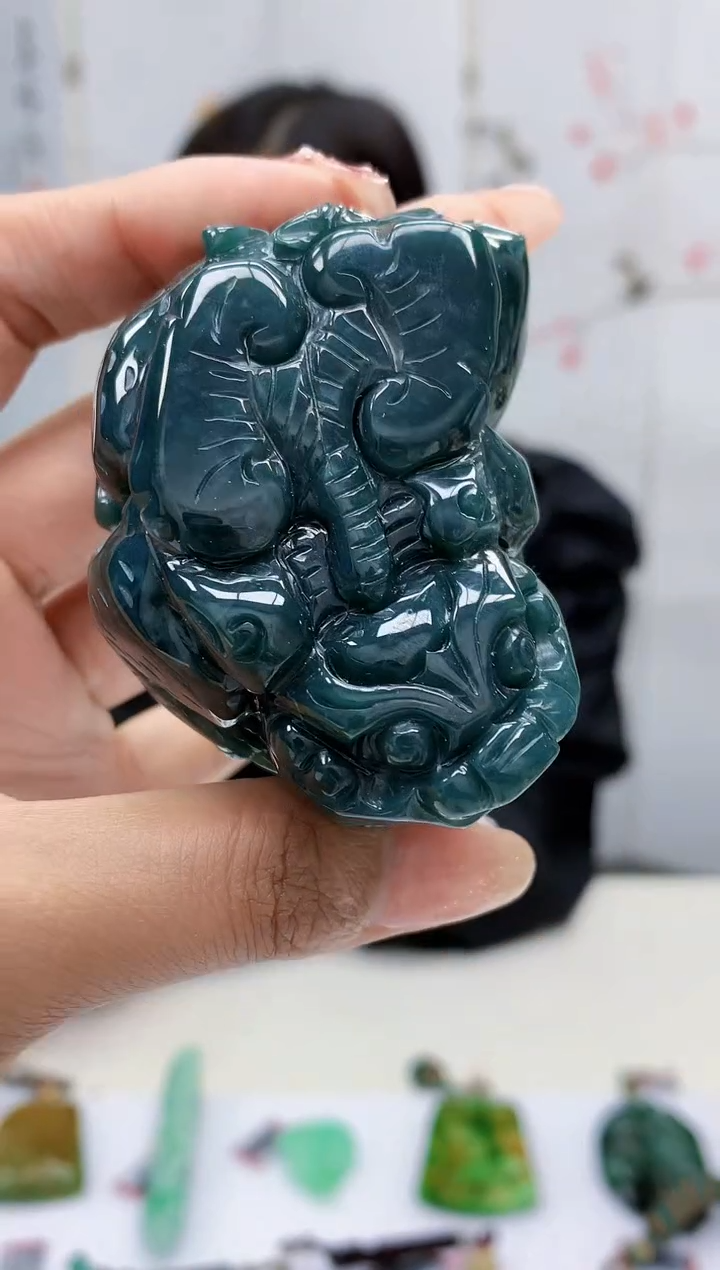 【闪购商品】定制翡翠未镶嵌4852MM-毛货挂件78
