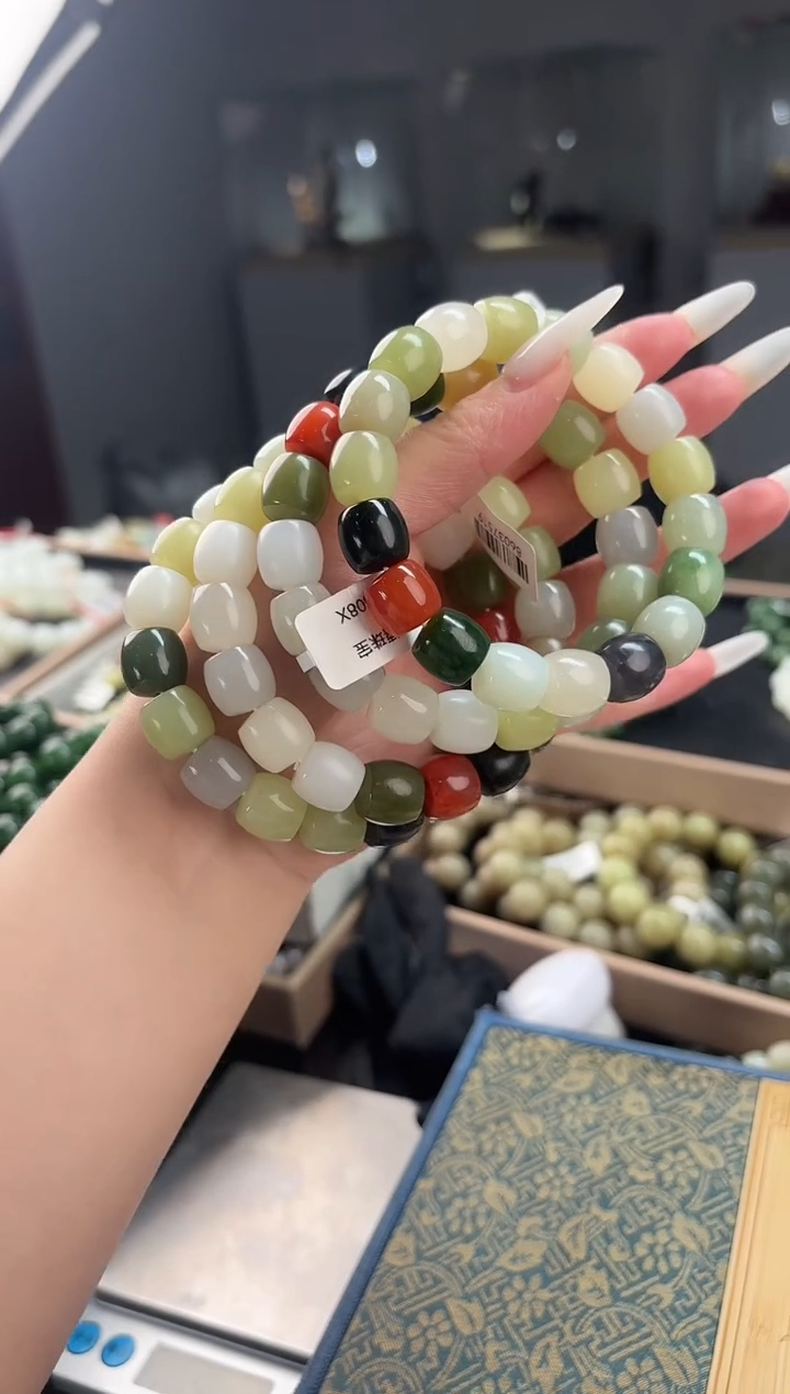 未镶嵌手串和田玉董小姐推荐 多样性发货 拍一发一db