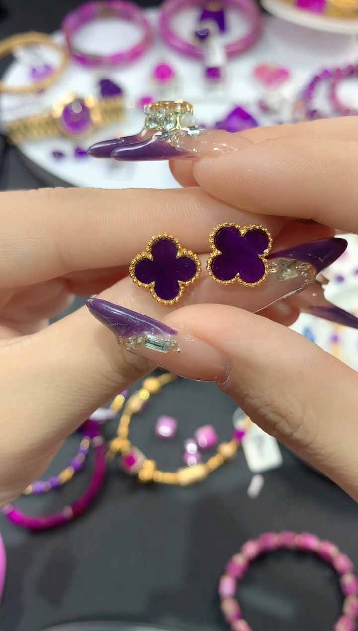 苏纪石（舒俱来）18K金镶嵌.耳朵