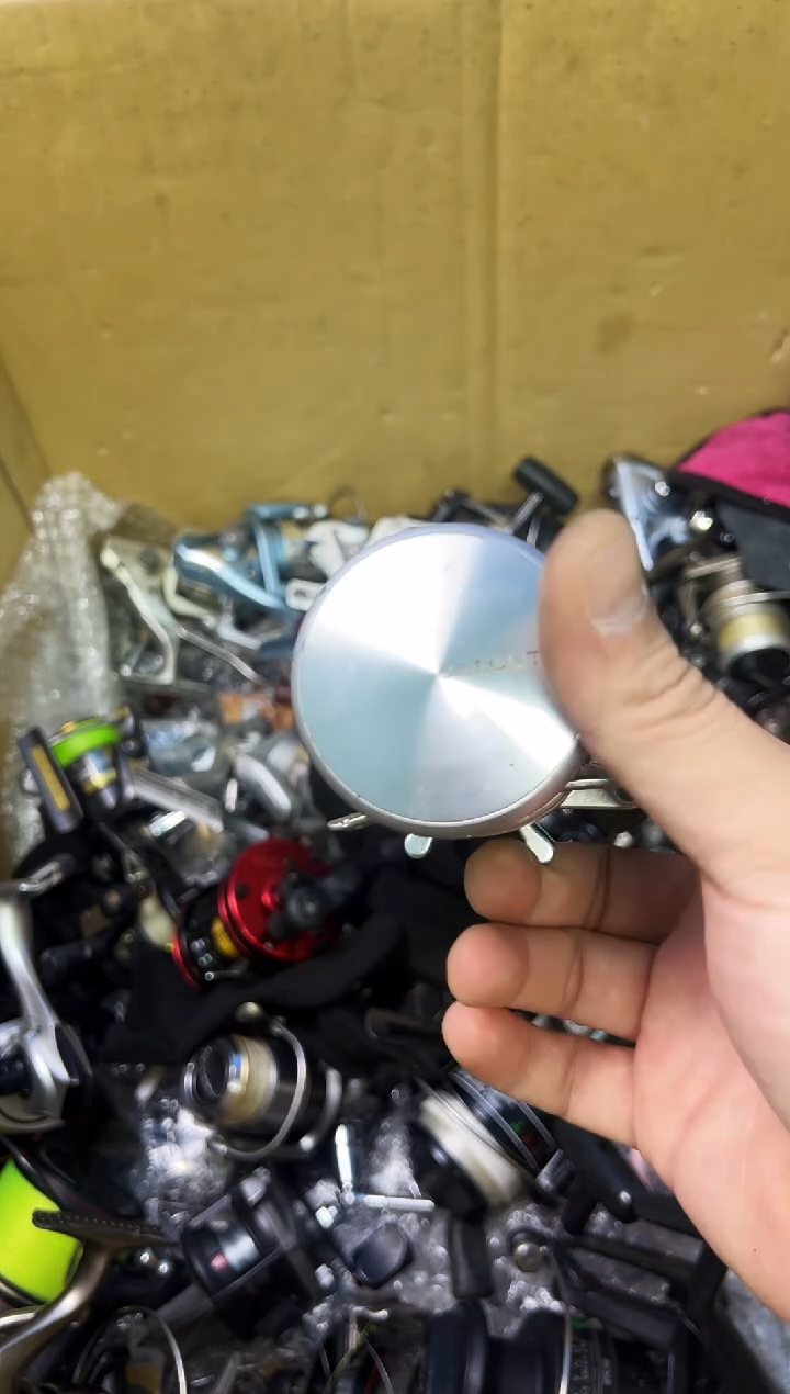 哦*呦微瑕钓鱼轮，直播间讲解为准，看清楚再拍，如有拆卸不退换